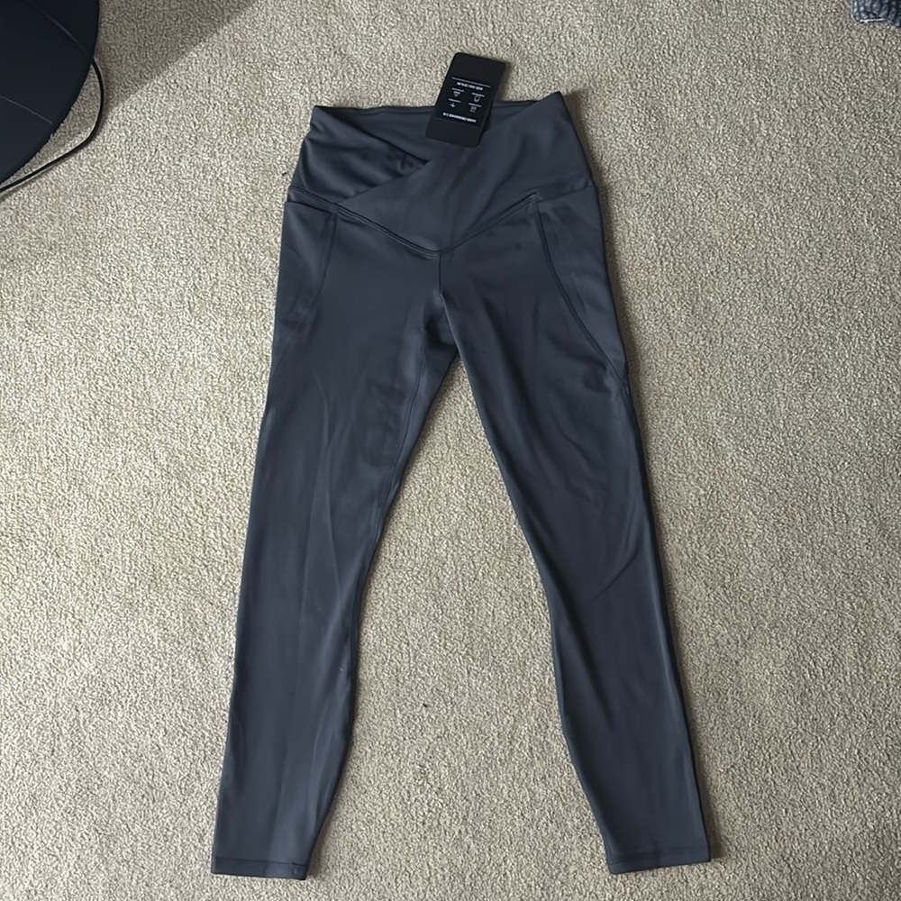 Fabletics Oasis crossover 7/8 leggings, dark grey, size xxs, brand new